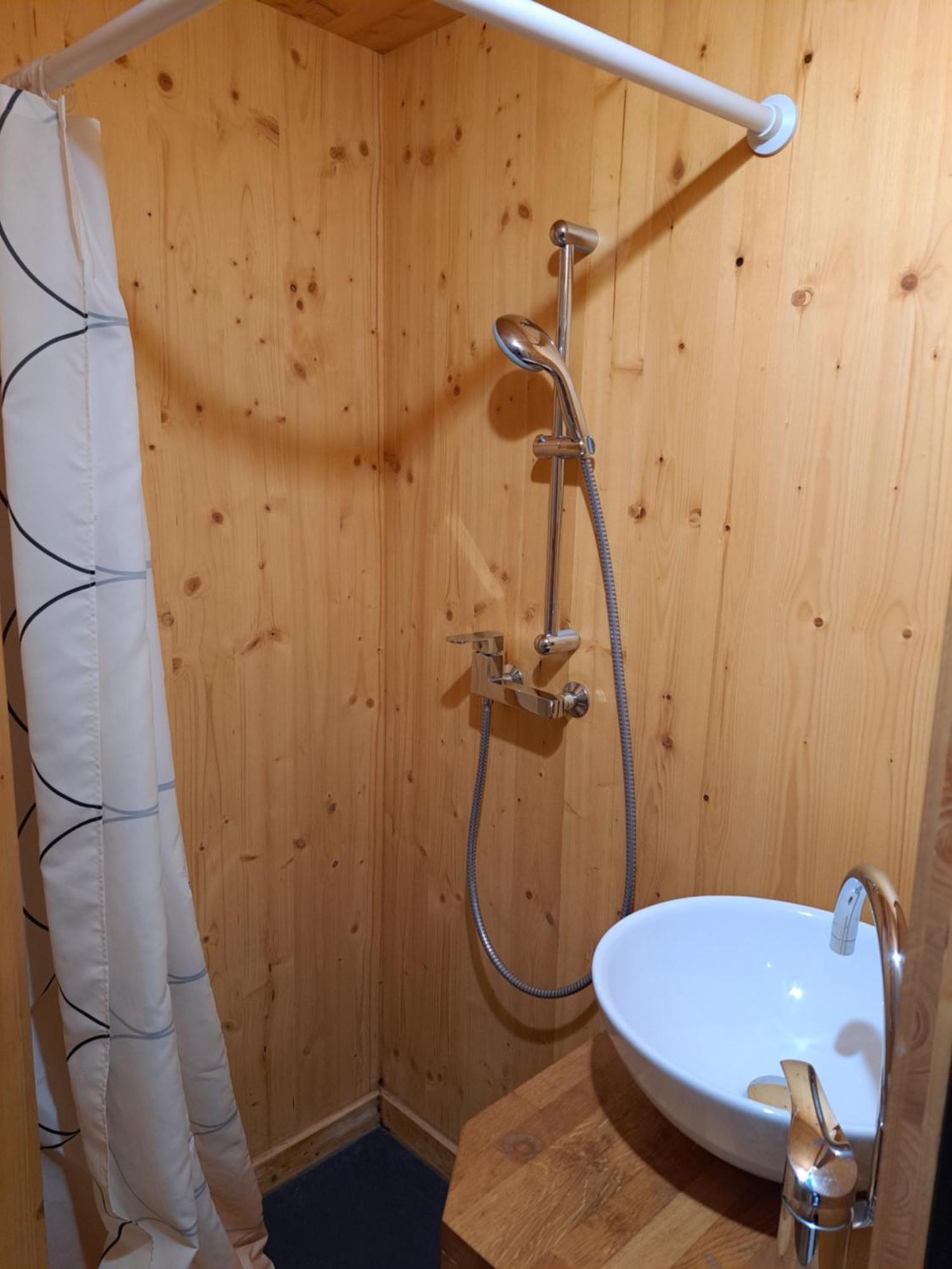Studio Meuble Proche Conseil Departemental Du Jura ลงส์-เลอ-โซนีเย ภายนอก รูปภาพ